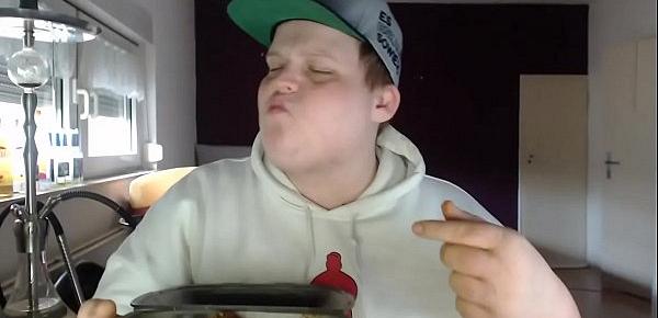  GERMAN YOUTUBER CUMS FROM FOOD - EXSL